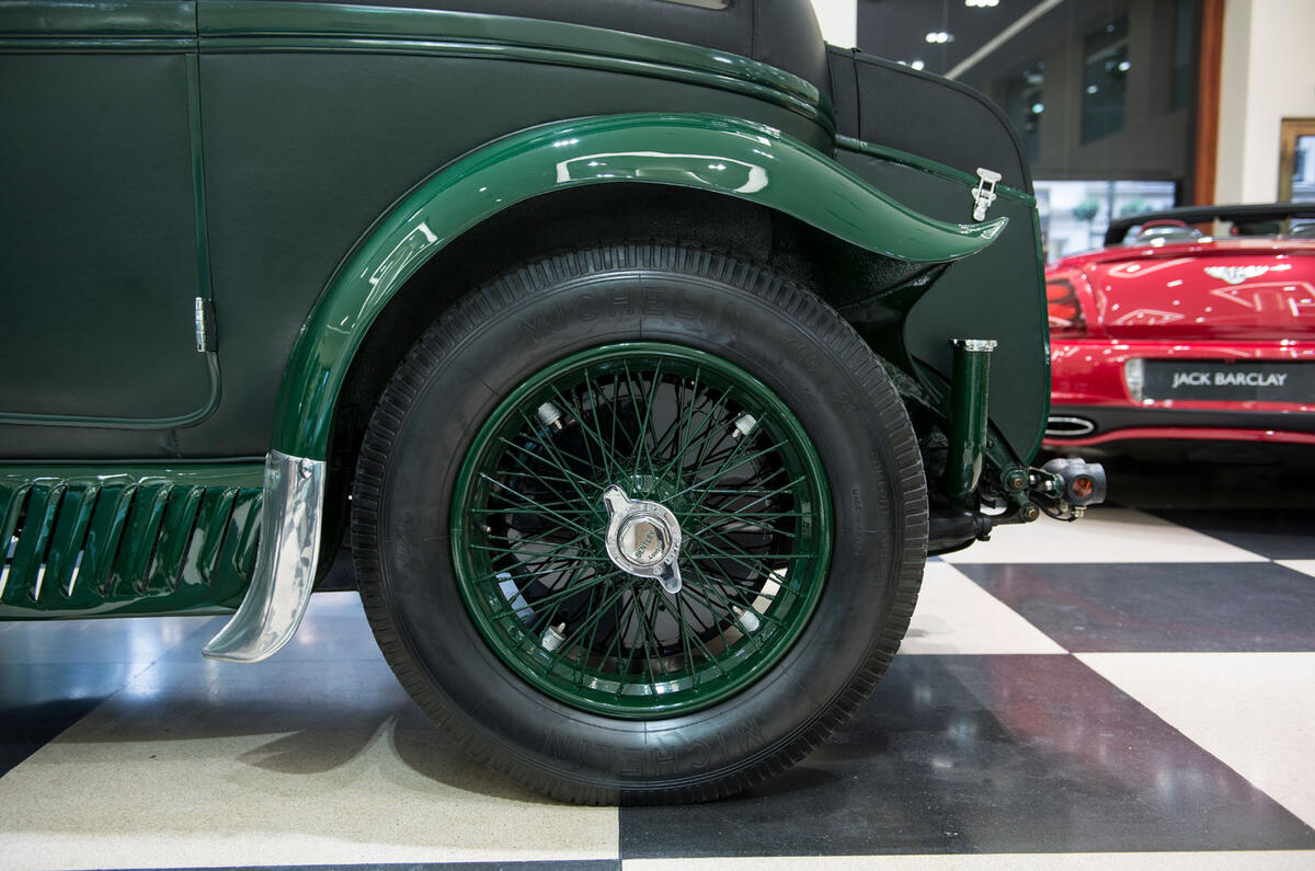 Bentley Blue Train Special London detail 6 Bentley Blue Train Special London detail 6