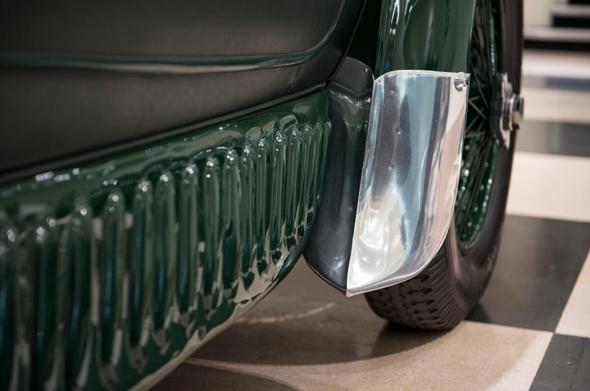 Bentley Blue Train Special London detail 7 Bentley Blue Train Special London detail 7