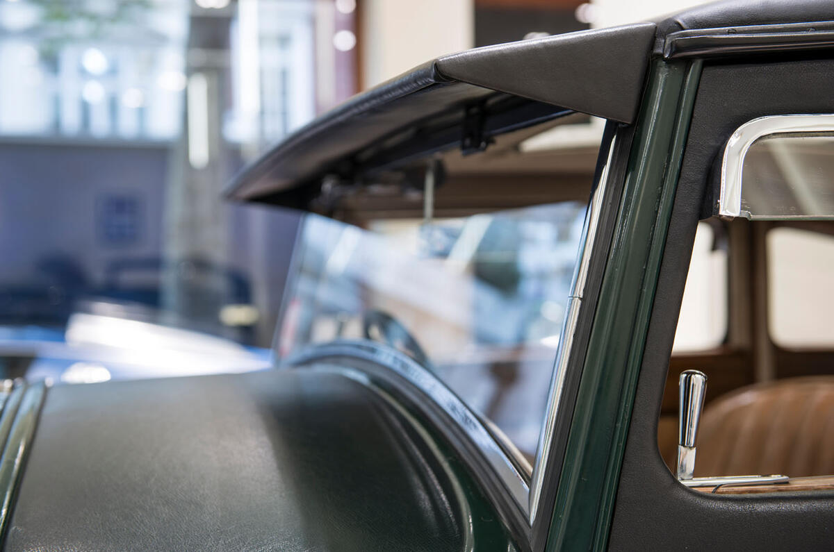 Bentley Blue Train Special London detail 9 Bentley Blue Train Special London detail 9