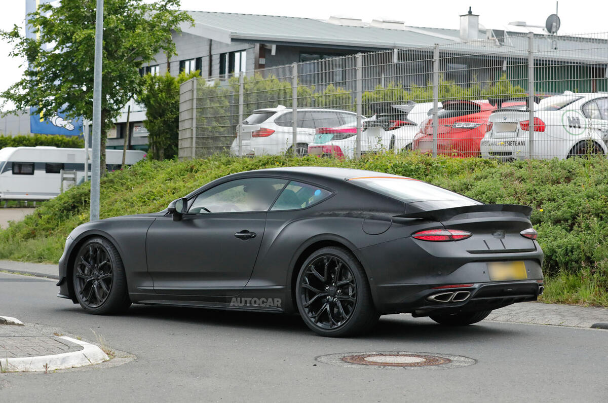 Bentley Continental GT Supersports 2025 camo rear quarter tracking Bentley Continental GT Supersports 2025 camo rear quarter tracking