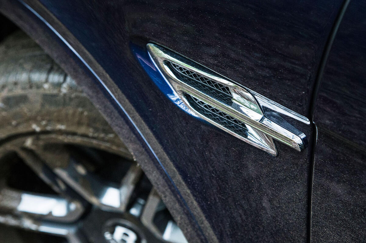 Bentley Bentayga Diesel wheel arch