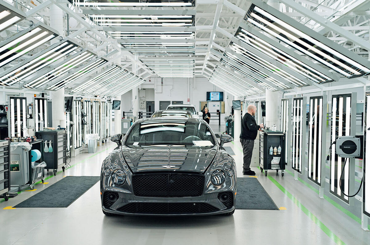 Bentley feature Mulsanne paint shop Bentley feature Mulsanne paint shop