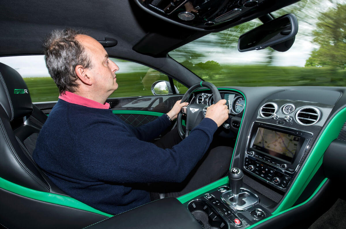 Bentley Continental GT3 vs Bentley Continental GT3-R