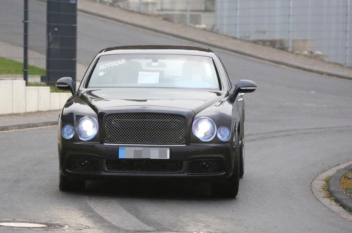 2016 Bentley Mulsanne spy photo front