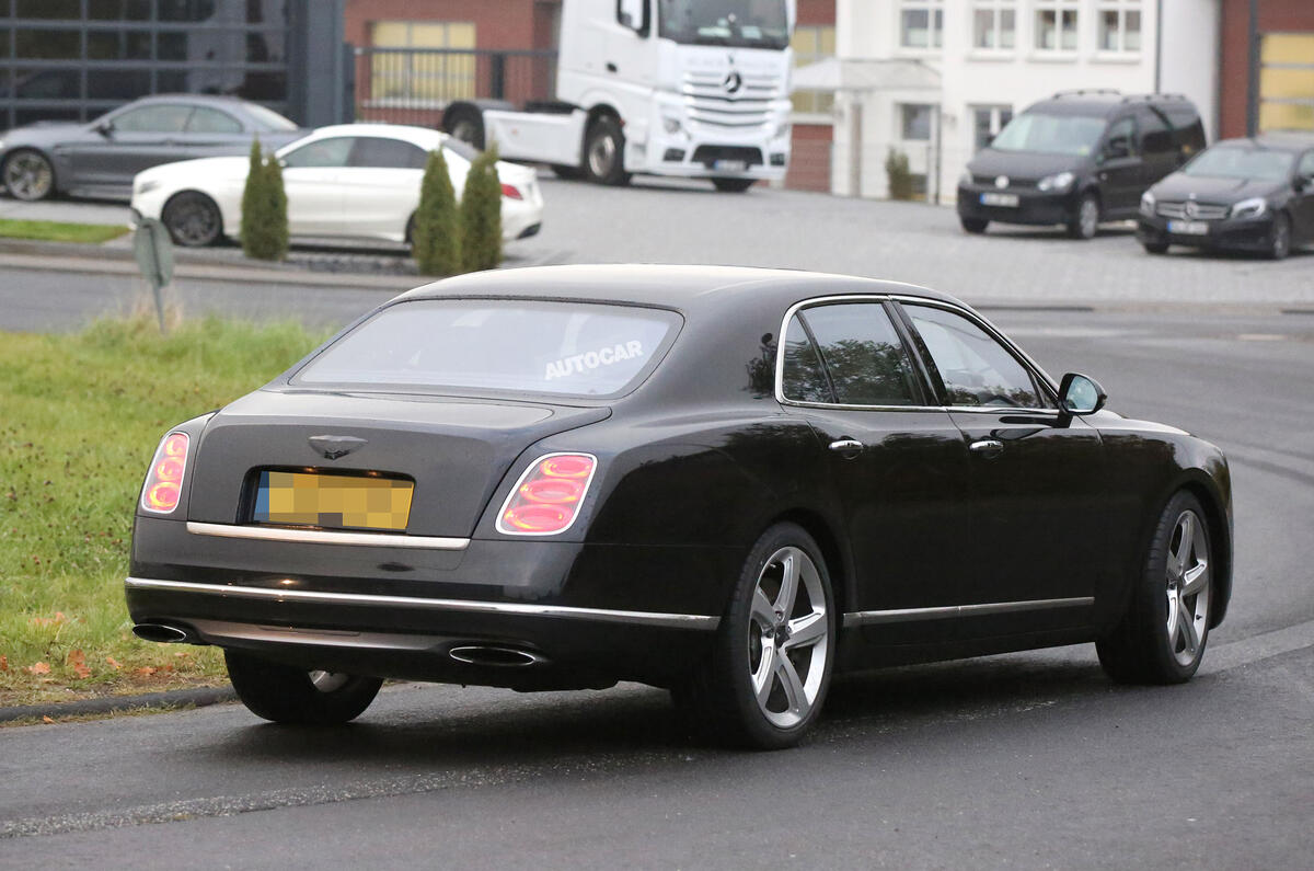 2016 Bentley Mulsanne spy photo rear