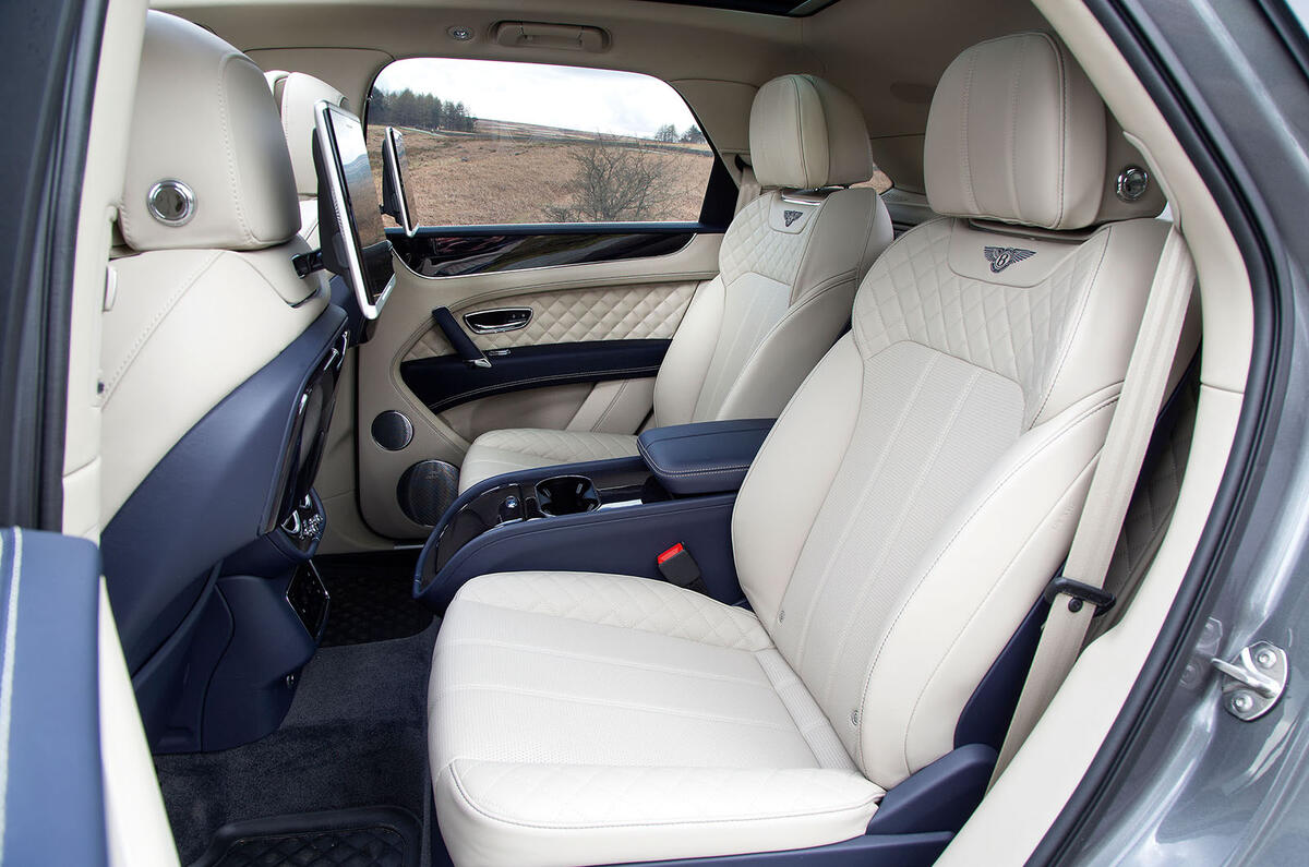 Bentley Bentayga vs Range Rover