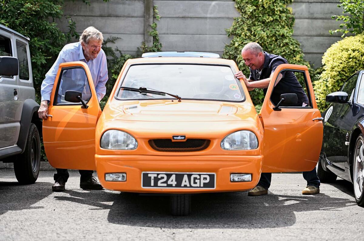 Bentley feature Reliant Robbin Bentley feature Reliant Robbin