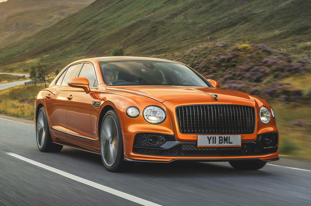 Bentley Flying Spur Speed front dynamic