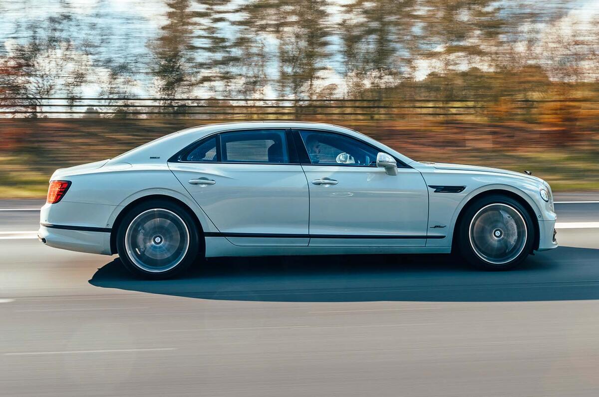 Bentley Flying Spur Speed side Bentley Flying Spur Speed side