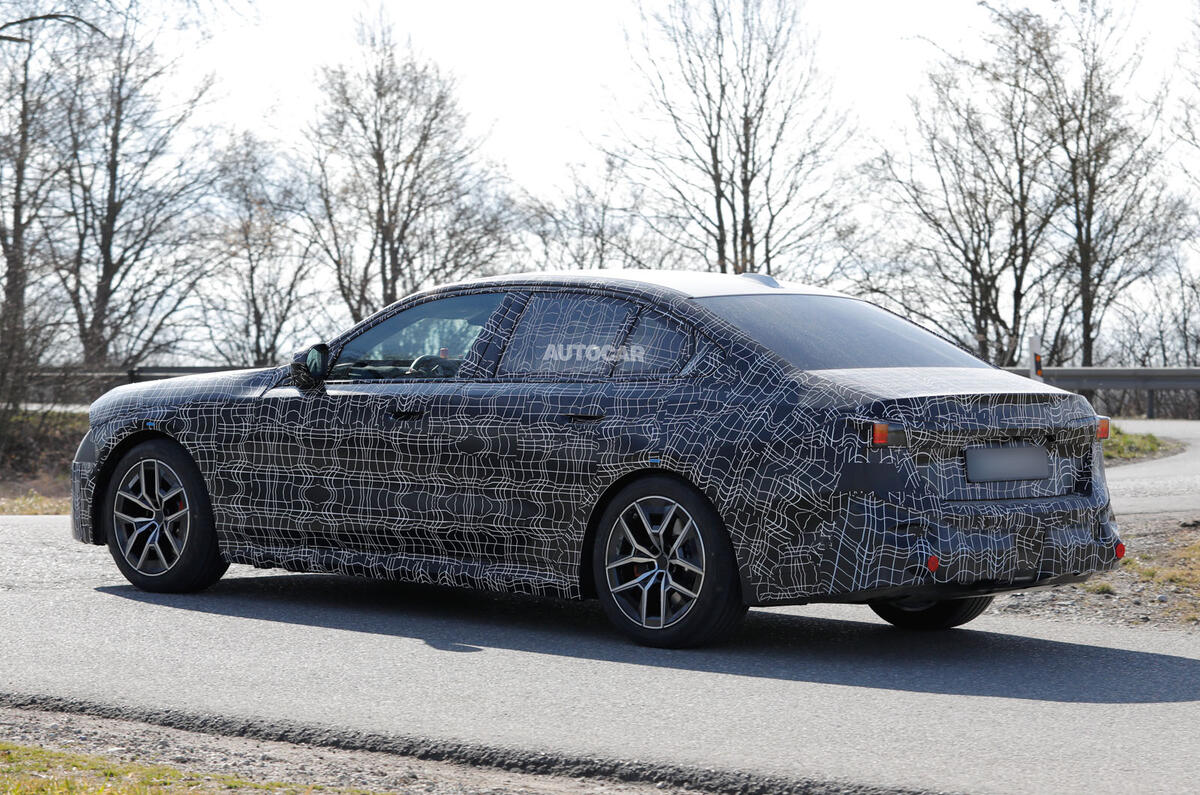 BMW 5 Series Neue Klasse update camo rear quarter BMW 5 Series Neue Klasse update camo rear quarter