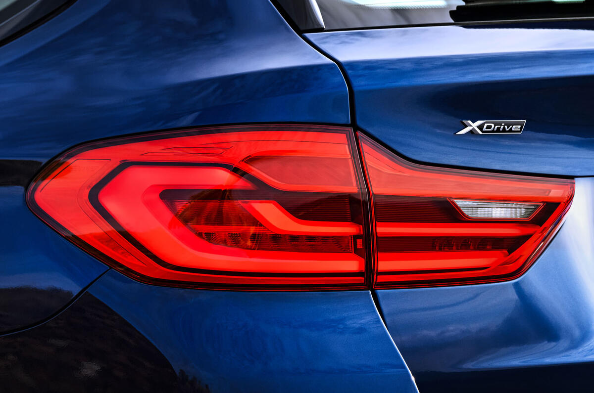 2017 BMW 5 Series Touring taillights