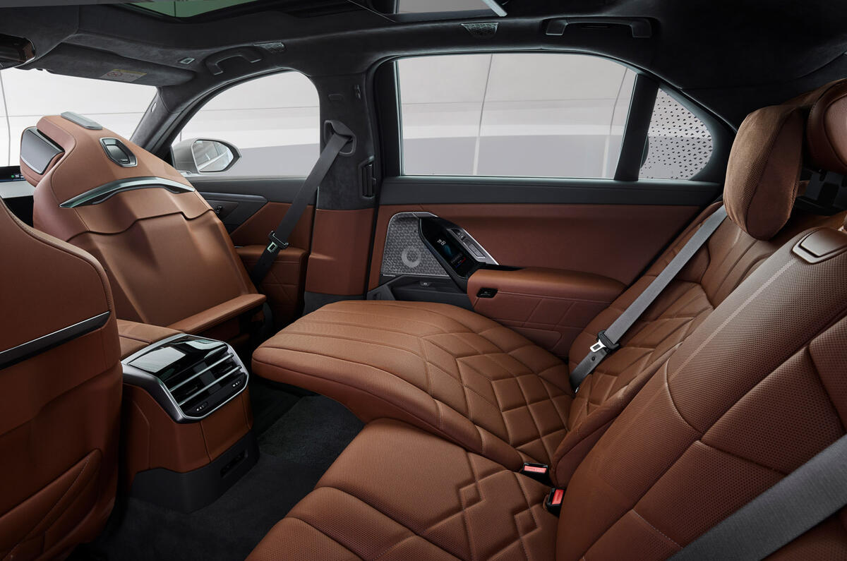 BMW 7 Series facelift 2026 026