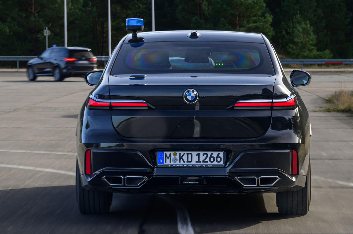 BMW 760i Protection rear tracking BMW 760i Protection rear tracking