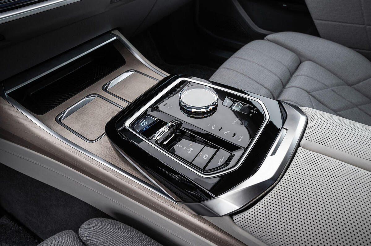 bmw i7 xdrive60 82 bmw i7 xdrive60 82