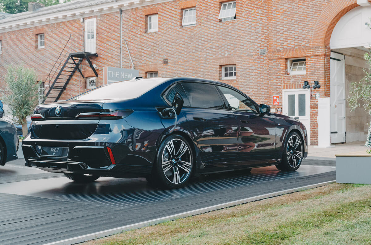 BMW i7 2 BMW i7 2