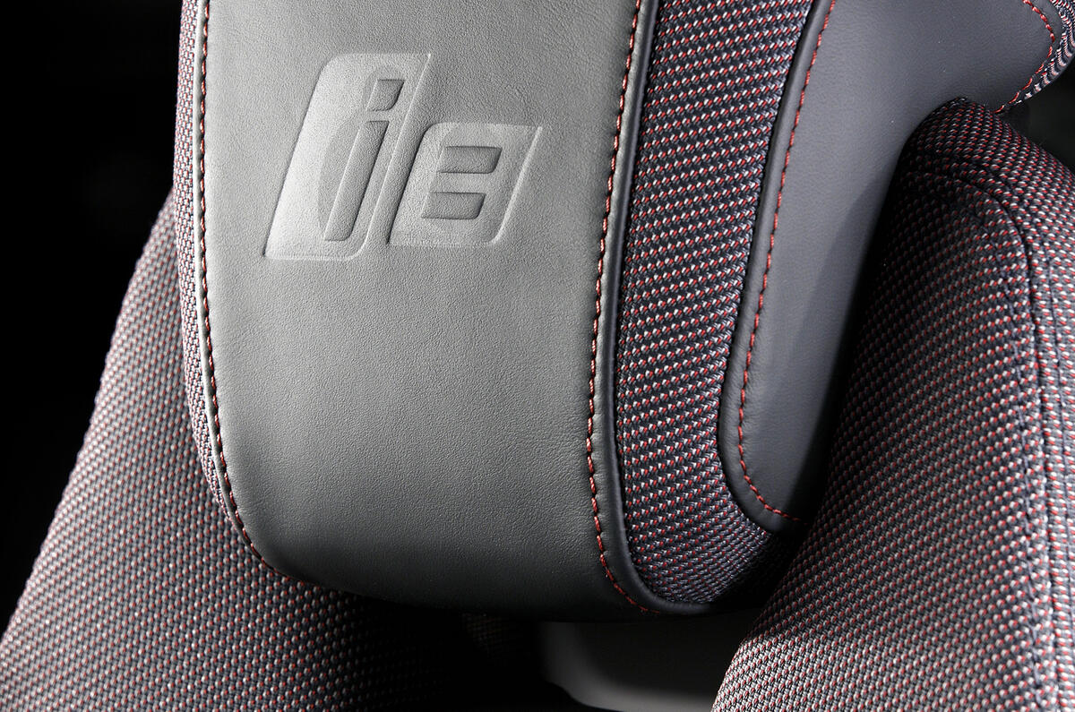 BMW i8 Protonic Red edition