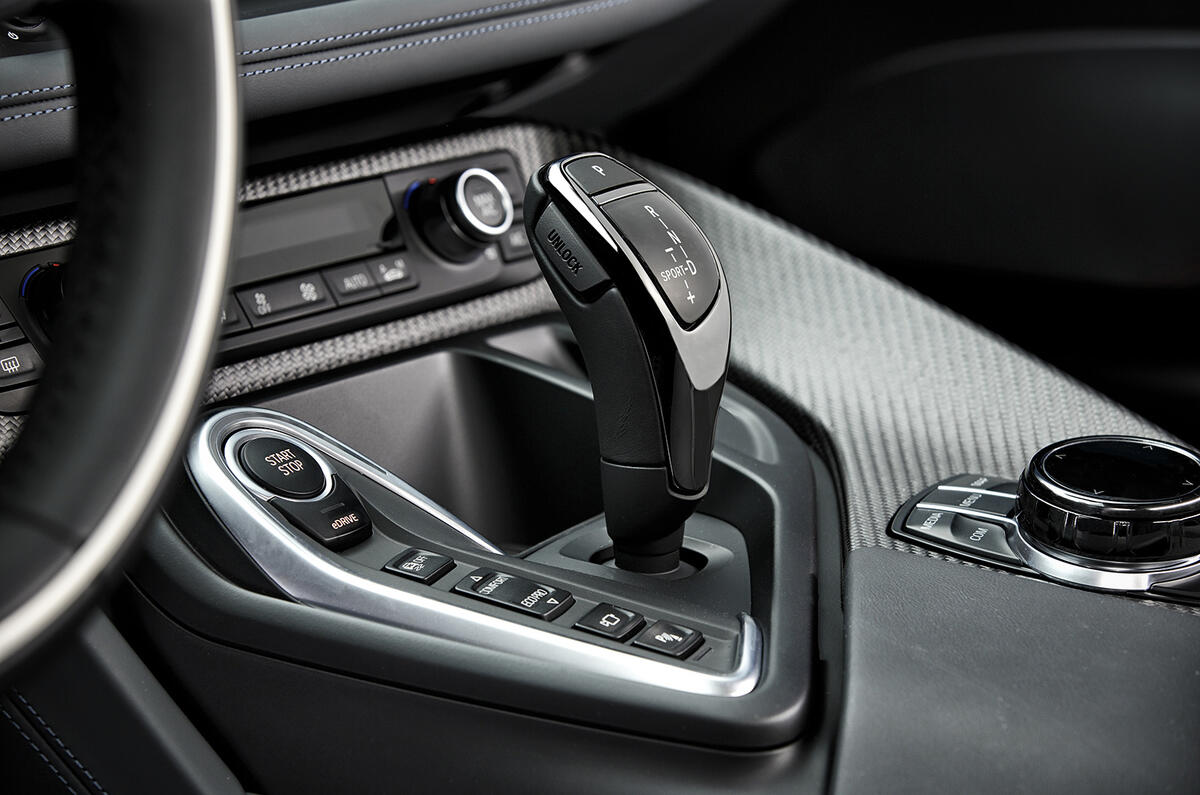 BMW i8 Protonic Red edition