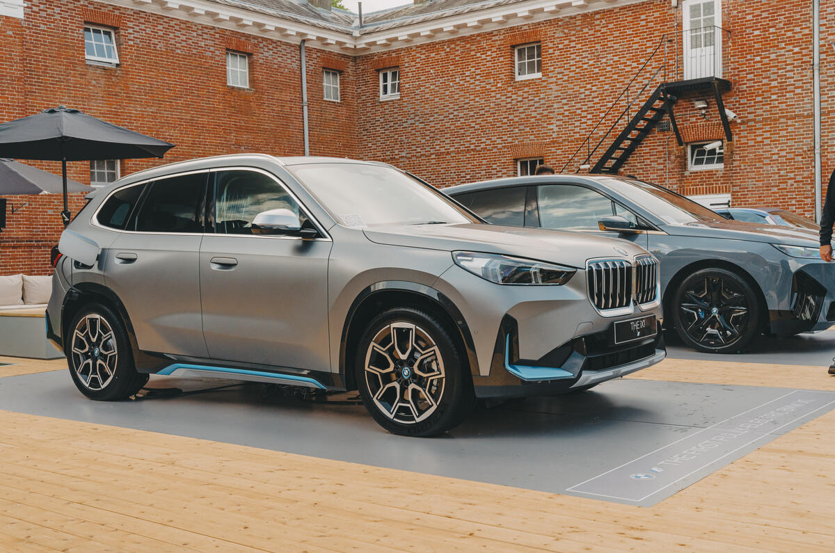 BMW iX1 side BMW iX1 side