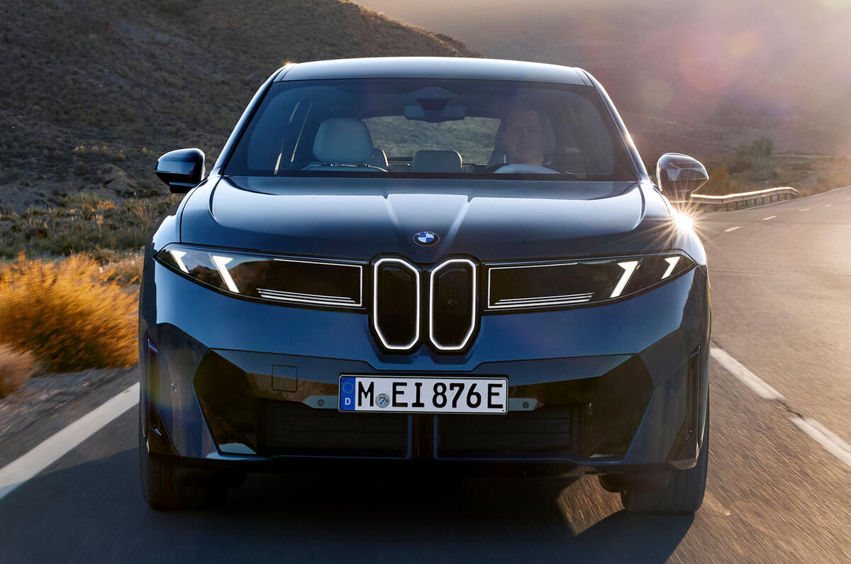 BMW iX3 2026 front tracking