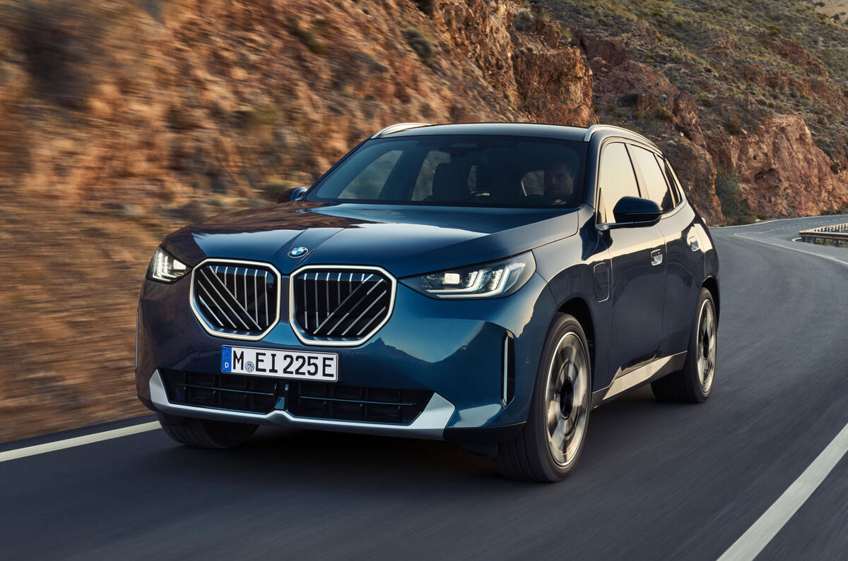 BMW X3 30e PHEV 2024 front quarter tracking BMW X3 30e PHEV 2024 front quarter tracking