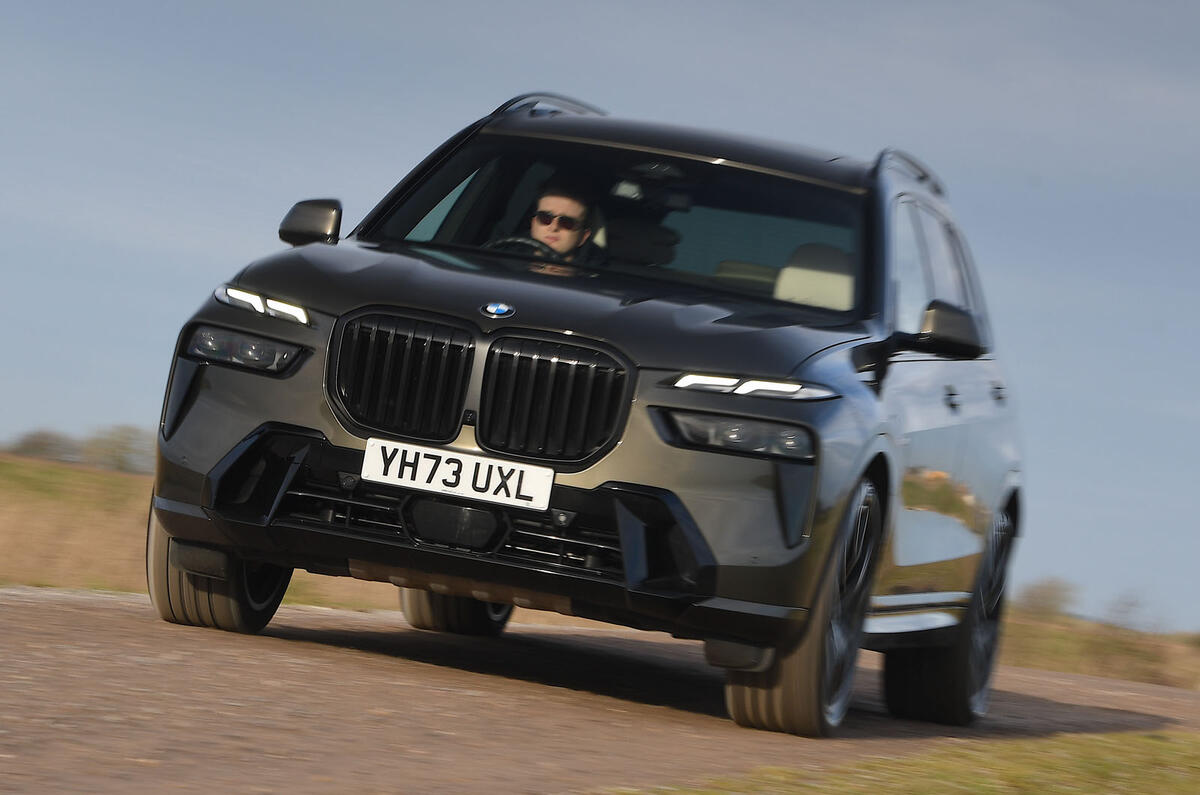 BMW X7 front quarter tracking