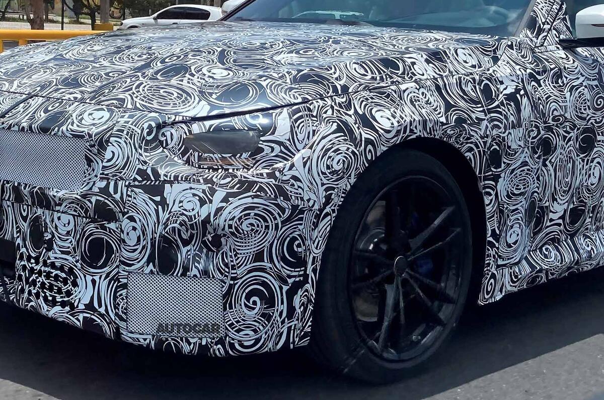 BMW 2 Series coupe spyshots front closer BMW 2 Series coupe spyshots front closer