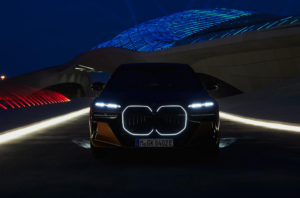 BMW i7 M70 front light grille BMW i7 M70 front light grille