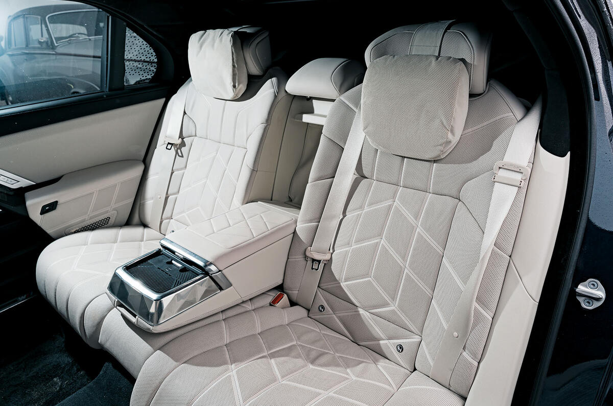 BMW i7 rear seats BMW i7 rear seats