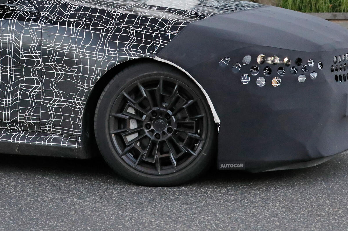 BMW M5 spied driving detail 1 BMW M5 spied driving detail 1