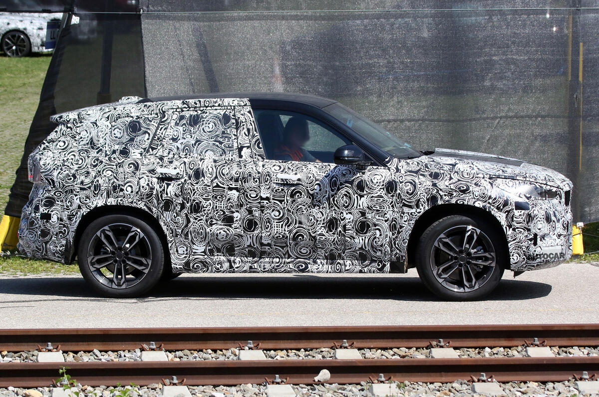 BMW X1 18