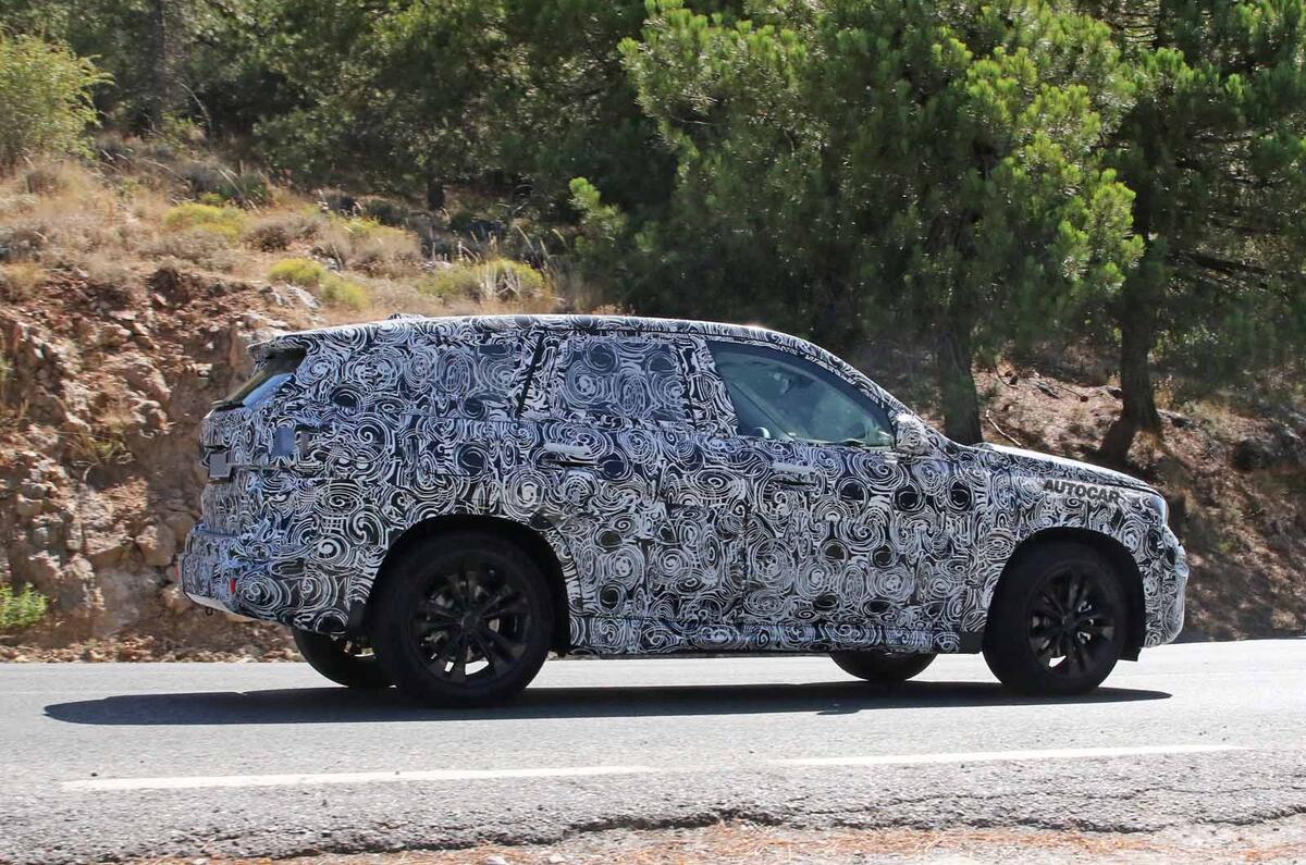 BMW X1 2022 spyshots side rear BMW X1 2022 spyshots side rear