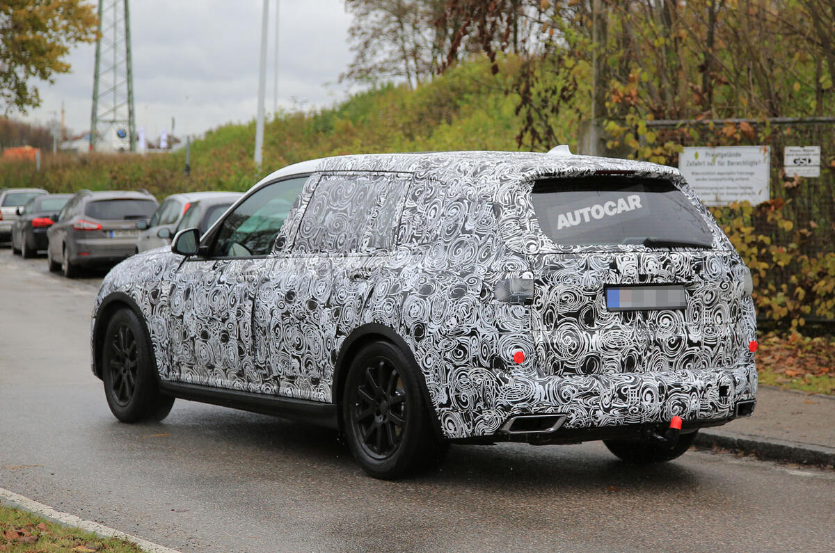 2018 BMW X7 spotted testing