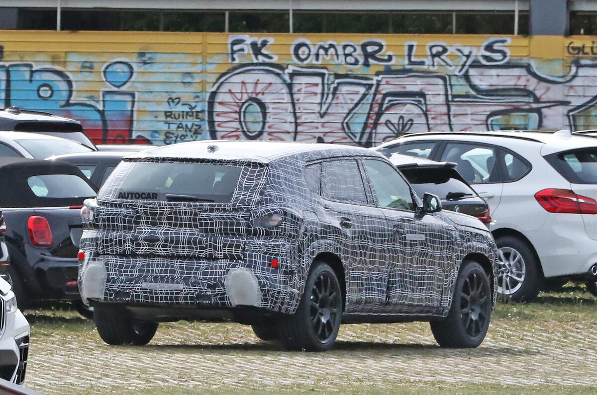 2020 BMW X8 prototype 2020 BMW X8 prototype