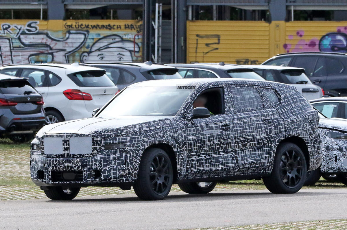 2020 BMW X8 prototype 2020 BMW X8 prototype