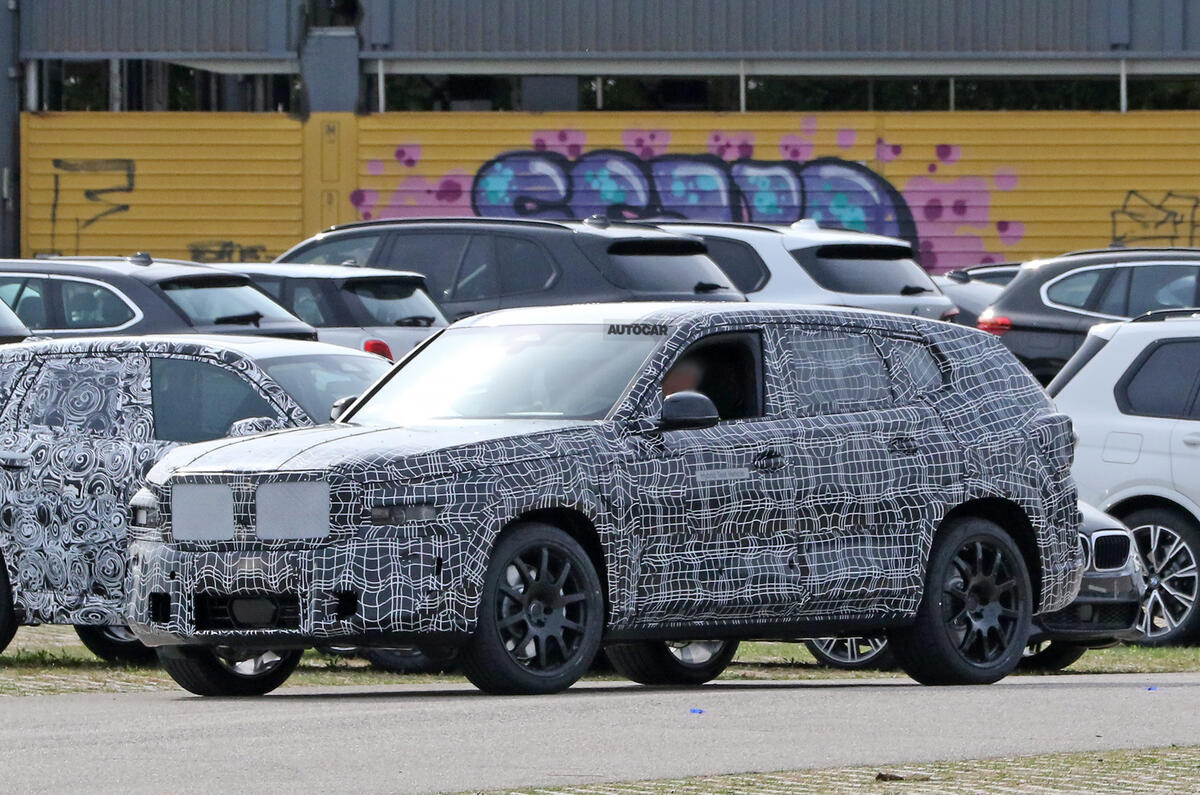 2020 BMW X8 prototype 2020 BMW X8 prototype