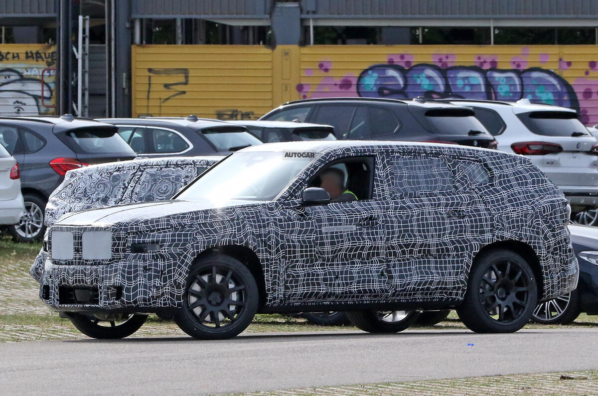 2020 BMW X8 prototype 2020 BMW X8 prototype
