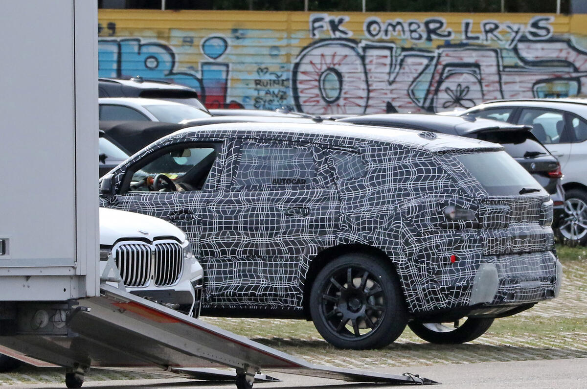 2020 BMW X8 prototype 2020 BMW X8 prototype