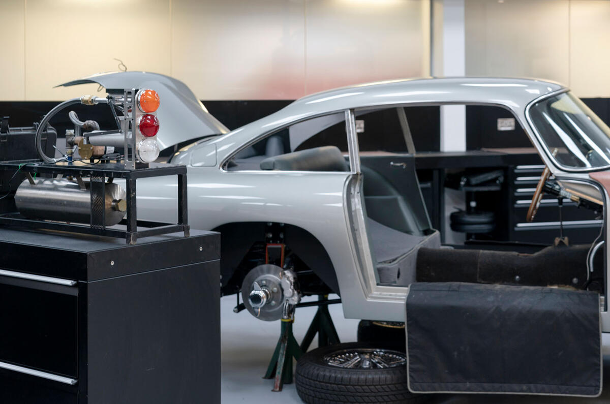 Aston Martin DB5 007