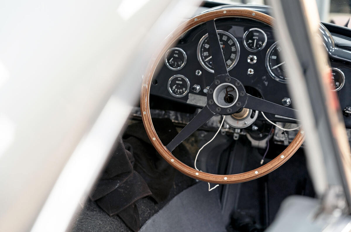 Aston Martin DB5 007