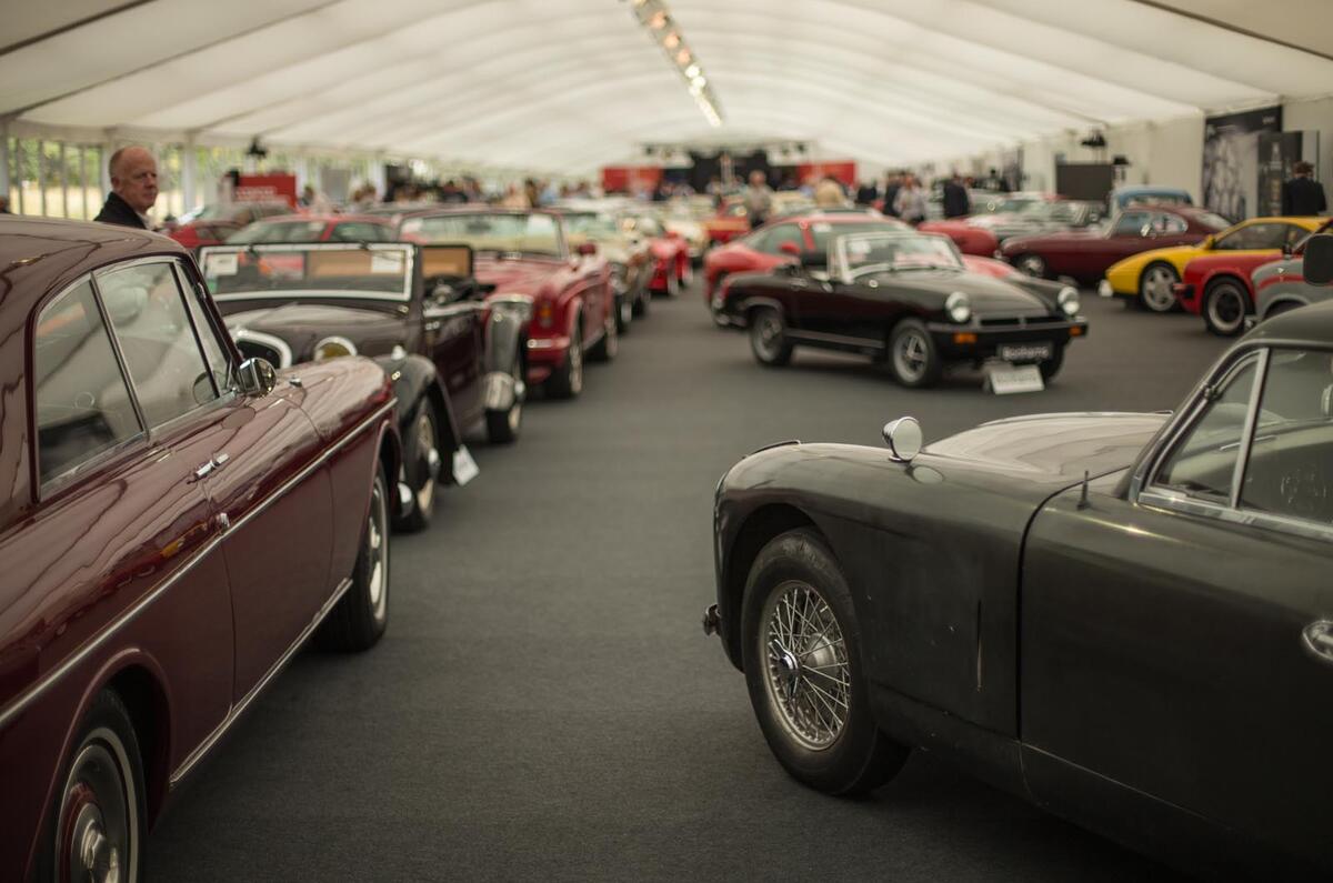Bonhams auction atmosphere Bonhams auction atmosphere