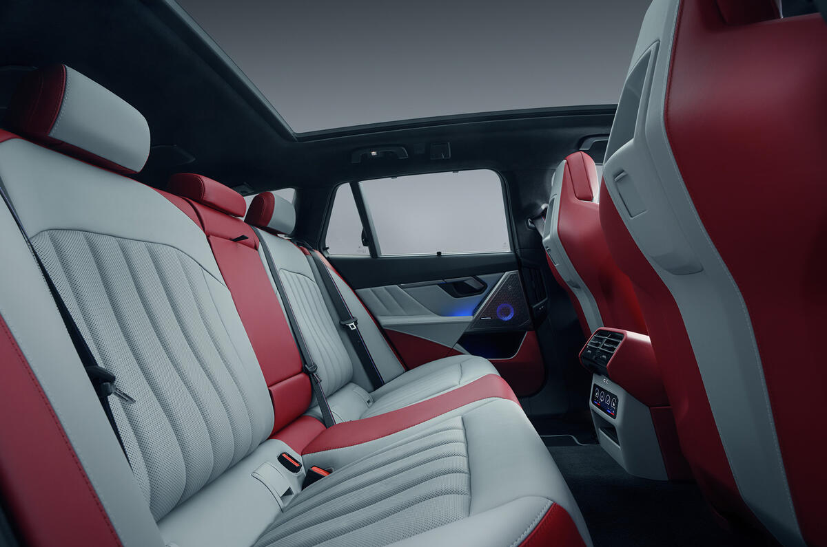 Bovensiepen 05 GT Autocar rear seats