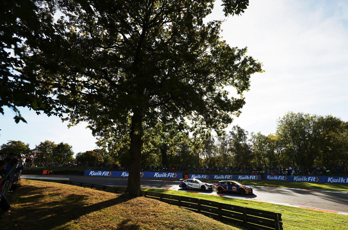 BTCC 2022 Brands Hatch finale Sutton leading Turkington BTCC 2022 Brands Hatch finale Sutton leading Turkington