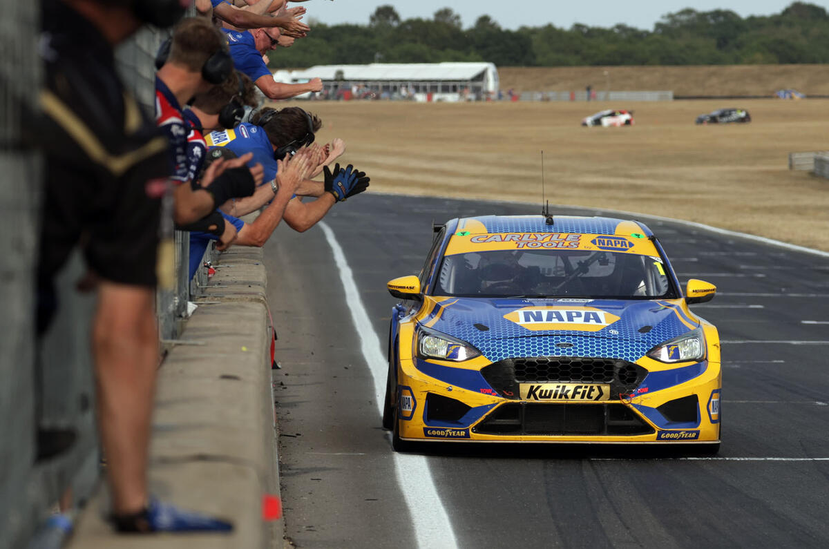 BTCC Snetterton 2022 Sutton wins BTCC Snetterton 2022 Sutton wins