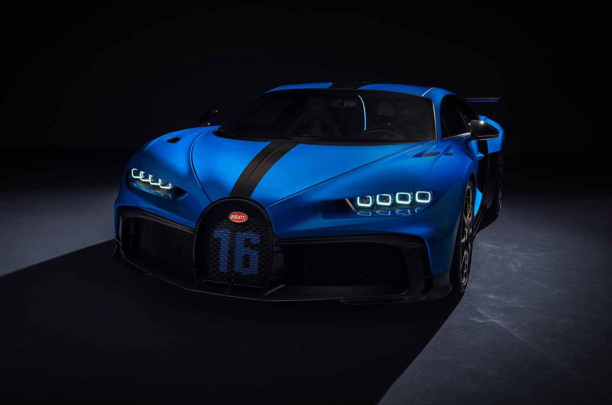 Bugatti Chiron Pur Sport front close studio