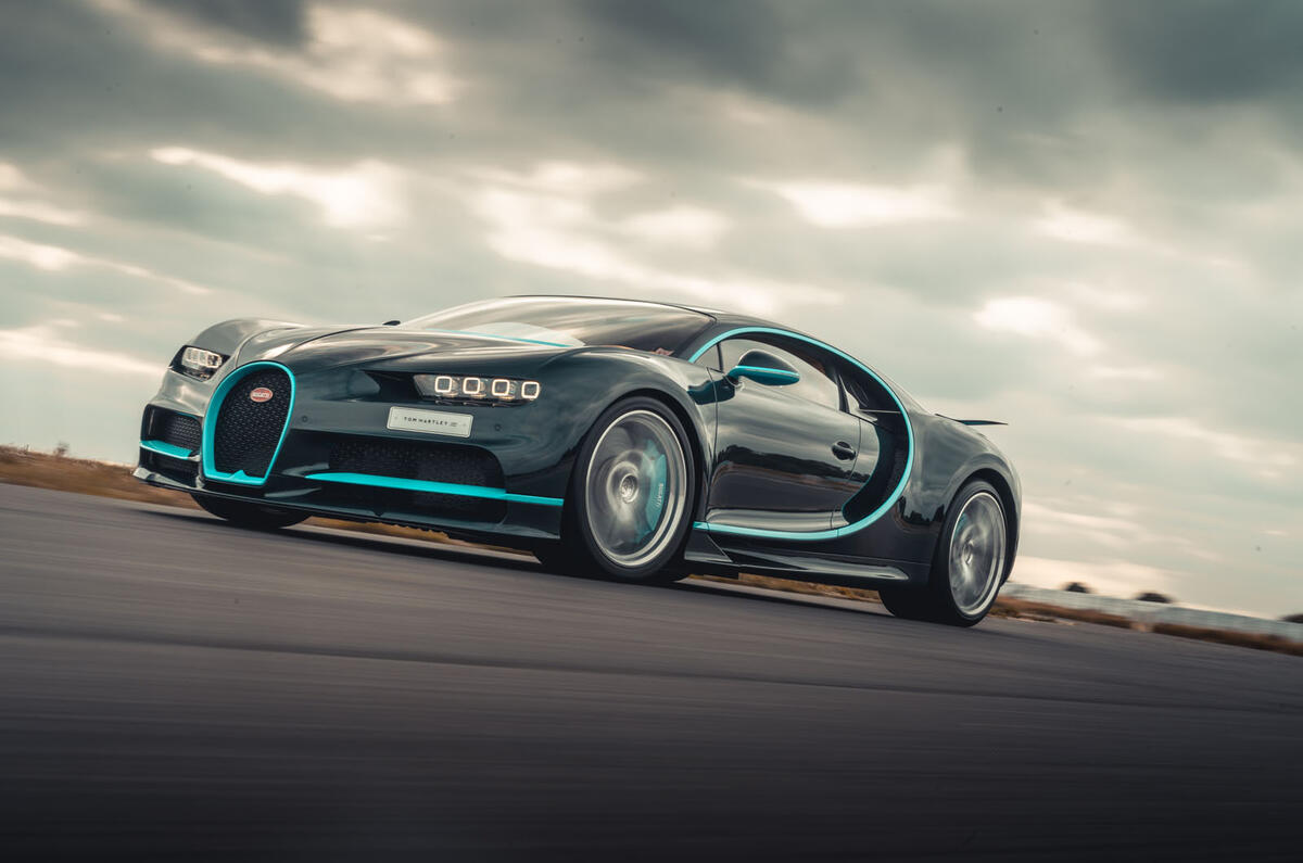 Bugatti Chiron 2022 front quarter tracking Bugatti Chiron 2022 front quarter tracking