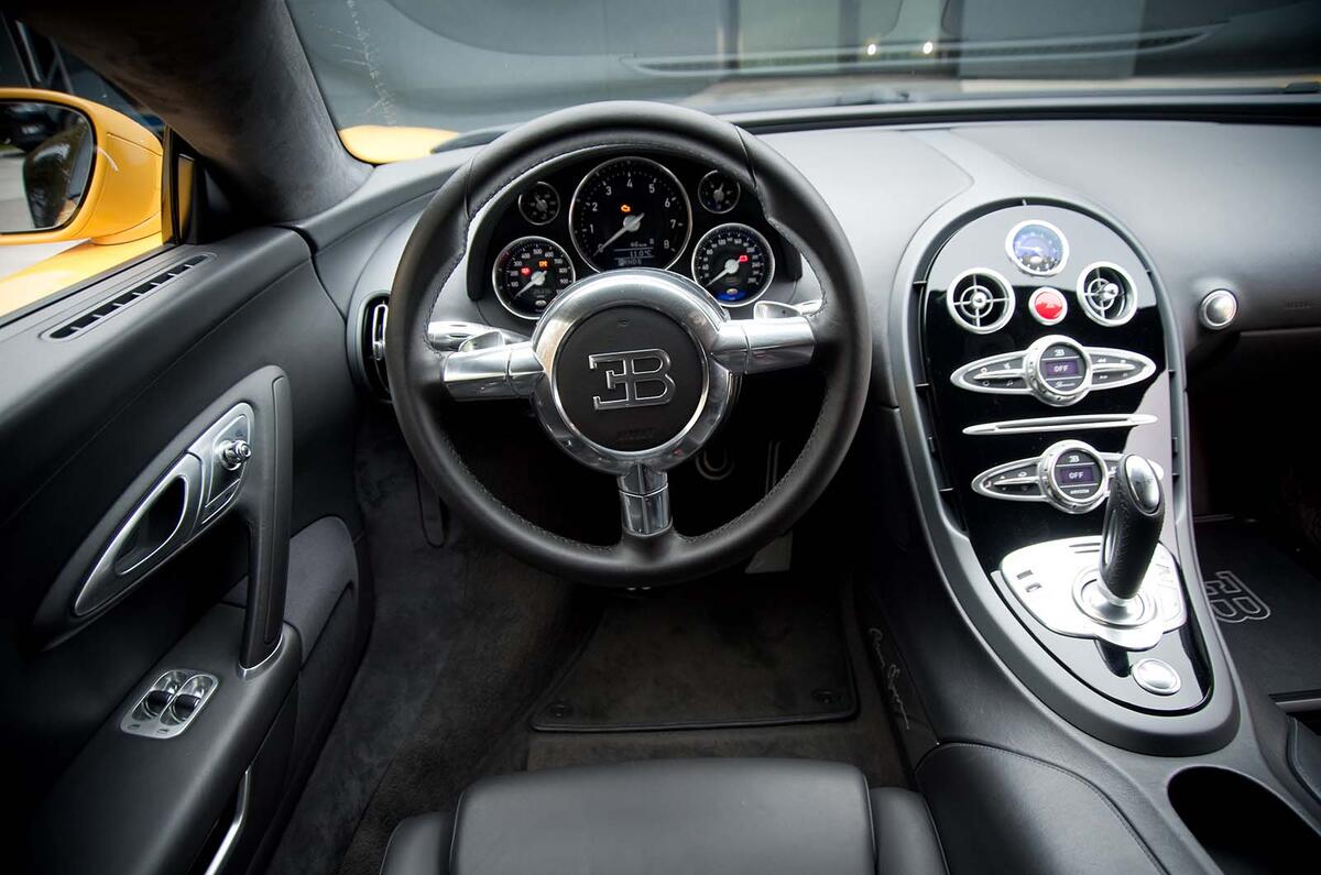 Bugatti Veyron interior Bugatti Veyron interior