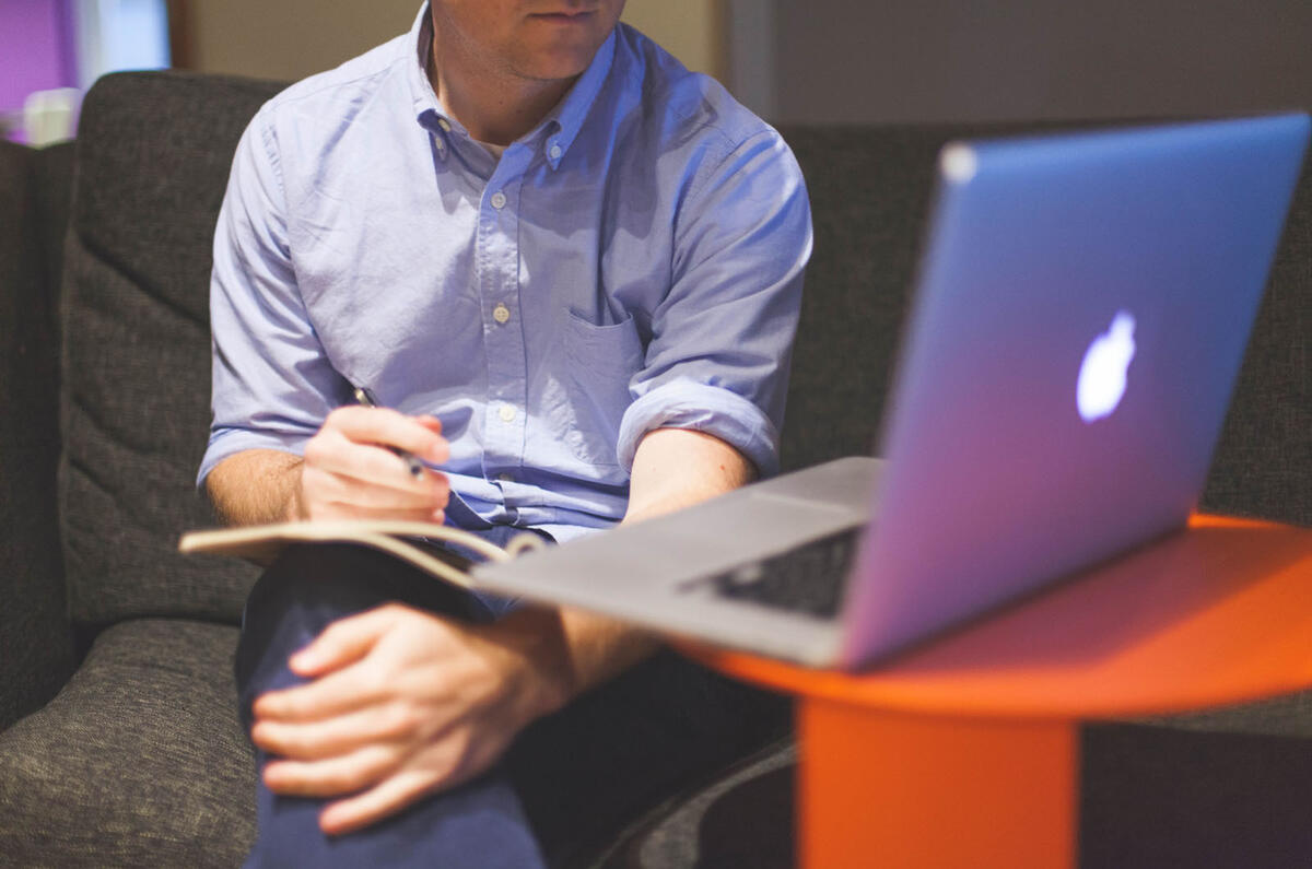 Buying a car online: is this the end of the dealer?