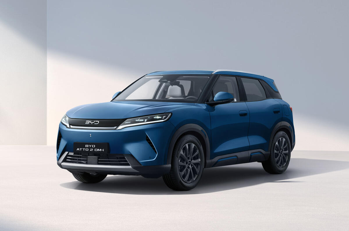 BYD Atto 2 DM i front quarter