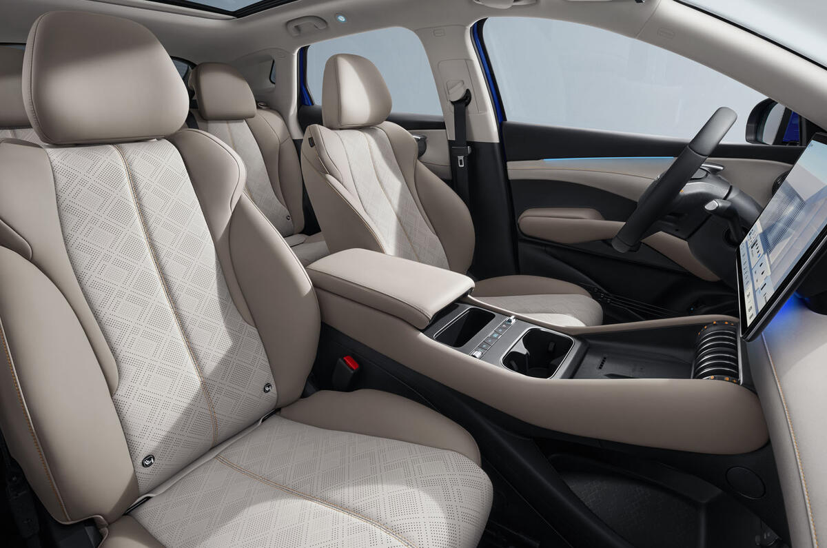 BYD Atto 3 Evo front seats