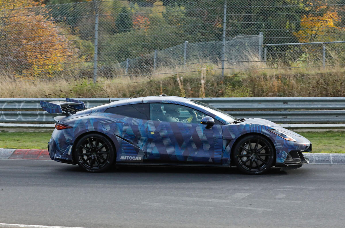 BYD Denza Z prototype side tracking